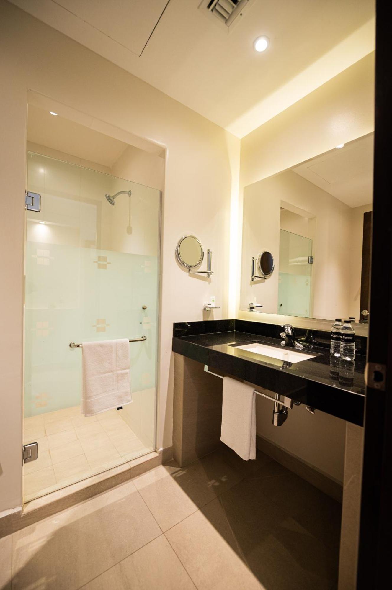 Hotel Centria Μοντερέι Εξωτερικό φωτογραφία